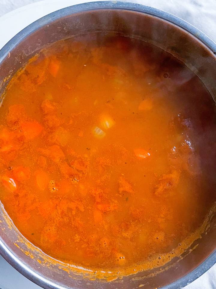 Next step in the recipe: pot full with vegetable broth